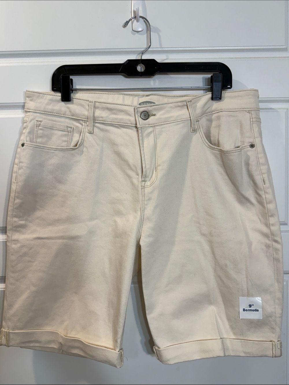 OLD NAVY 9” BERMUDA cream DENIM SHORTS 14 NWT see pics of spots